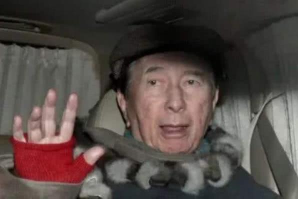 港媒爆料赌王离世视频,港媒曝光震撼视频，揭秘传奇人生落幕瞬间”  第3张
