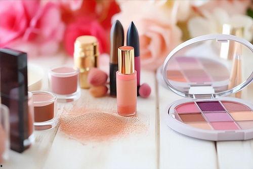 今日头条口红爆料,揭秘网红口红背后的秘密！