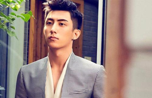 川渝男明星爆料视频大全,揭秘娱乐圈幕后故事 第2张 川渝男明星爆料视频大全,揭秘娱乐圈幕后故事 第2张