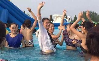 水上乐园被爆料视频曝光,爆料视频曝光惊心动魄一幕