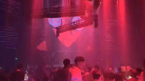 西安酒吧爆料视频最新,现场实况引发热议  第2张