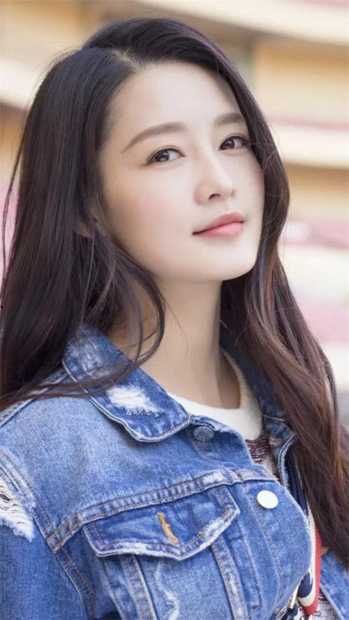 李沁最新资源爆料微博号,微博号爆料引粉丝热议！”  第3张